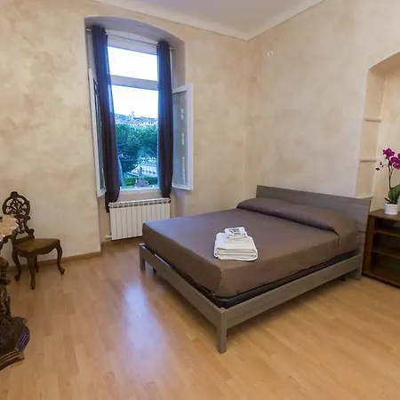 Cavour Guest House-3